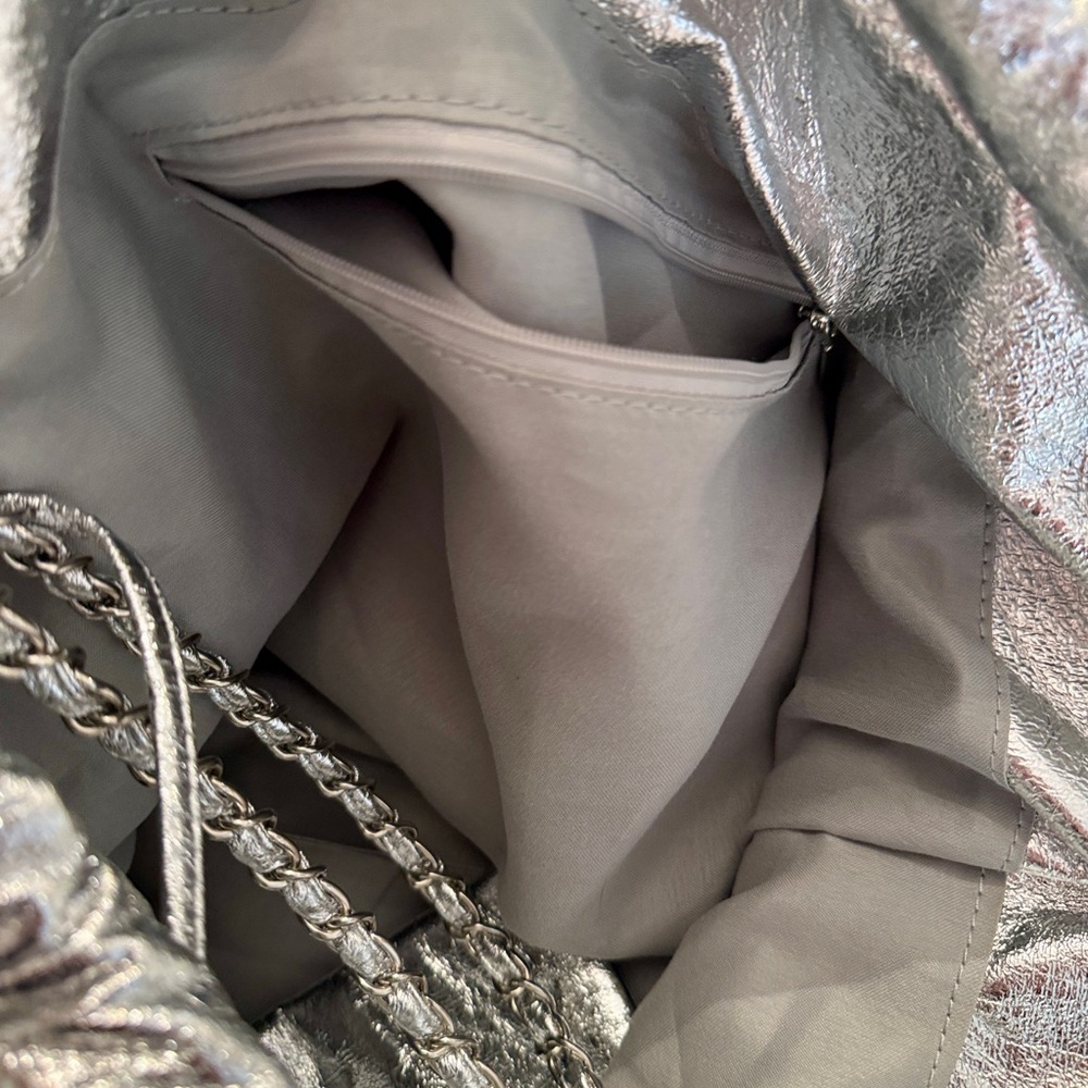 Elegant Silver Woven Shoulder Bag - Picture 9 of 9